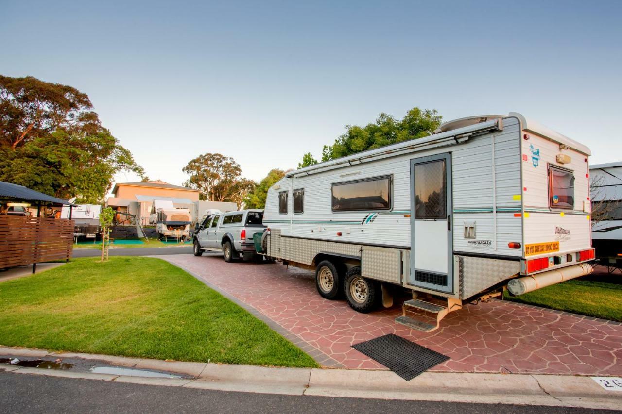 Big4 Melbourne Holiday Park Hotel Exterior photo